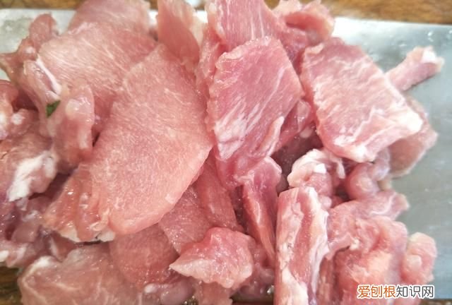 炒菠菜菠菜里面草酸能炒出来吗 菠菜怎么炒又嫩又绿