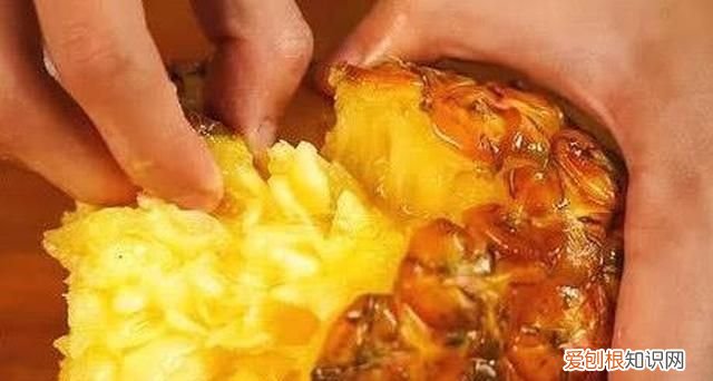 手撕凤梨的正确吃法,凤梨的正确吃法一天能吃好几千个