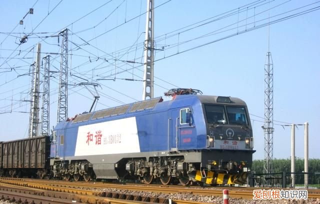 内燃机车和高铁的连接方式,国内还在使用内燃机车的铁路