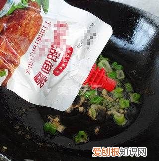 家常酱爆鸡心的做法，鸡肉和土豆怎么焖才好吃?