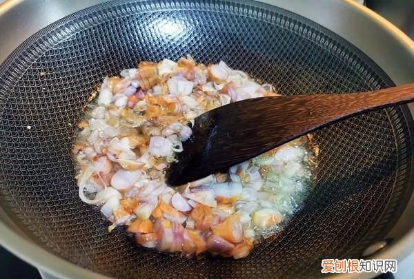 蒸不带粽叶的粽子的步骤,粽子叶用水煮过后还要用凉水泡吗