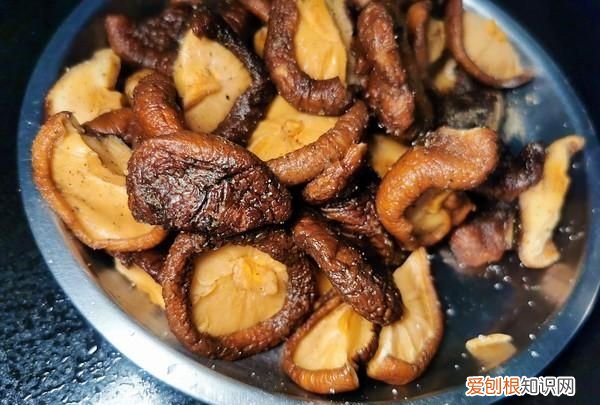 蒸不带粽叶的粽子的步骤,粽子叶用水煮过后还要用凉水泡吗