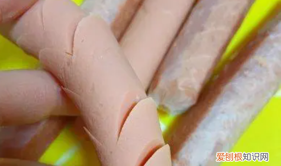 炸香肠怎么做才好吃，如何才能炸出最正宗的火腿肠呢