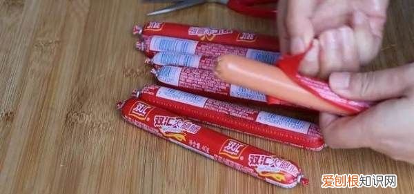 炸香肠怎么做才好吃，如何才能炸出最正宗的火腿肠呢