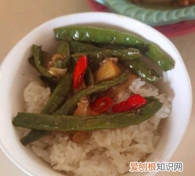 家常版豆角烧茄子,做法简单又下饭,一碗米饭根本不够