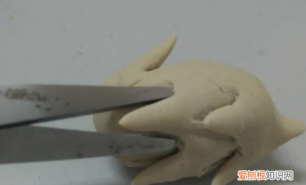 如何制作黏土小兔子，粘土怎么做小兔子小动物