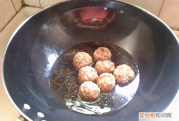 红烧狮子头最简单做法,红烧狮子头的制作方法及步骤