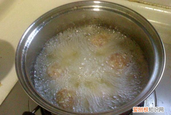 红烧狮子头最简单做法,红烧狮子头的制作方法及步骤