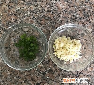 广式蒜蓉蒸茄子,素烧茄子的家常做法蒜蓉