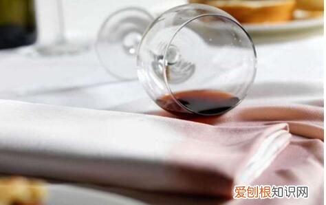 如何去除红葡萄酒渍,红葡萄酒渍用肥皂洗过