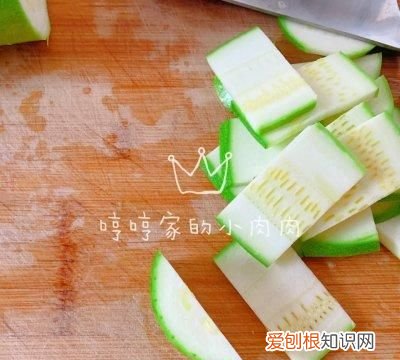 这样做西葫芦炒蛋,比饭店里的还好吃英语