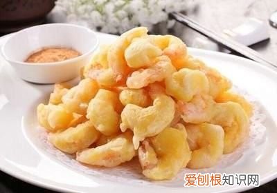 用面包糠炸虾仁的做法，炸虾仁怎么做好吃香酥简单
