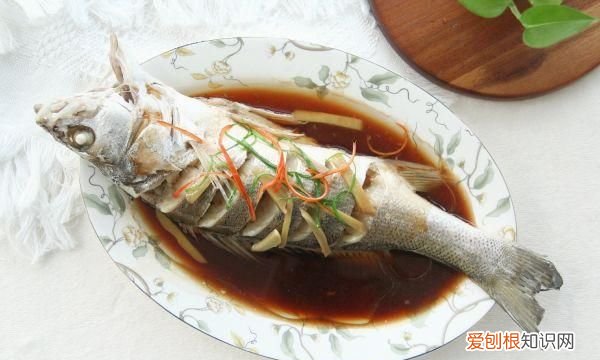 如何蒸海鲈才会嫩滑 清蒸海虾怎么做好吃又简单