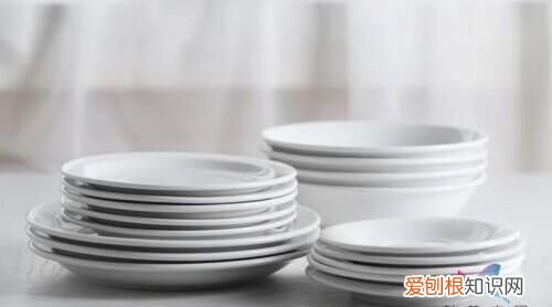 经常使用什么样的餐具容易致癌 用什么材质餐具吃饭最健康