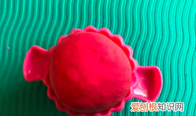 怎么用软泥做小甜点，橡皮泥甜品怎么做视频