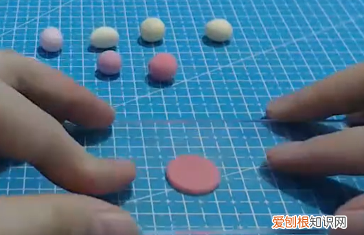 怎么用软泥做小甜点，橡皮泥甜品怎么做视频