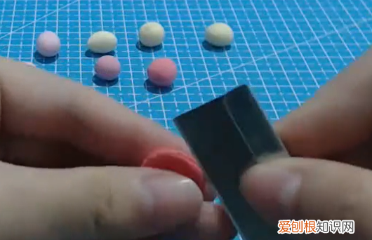 怎么用软泥做小甜点，橡皮泥甜品怎么做视频