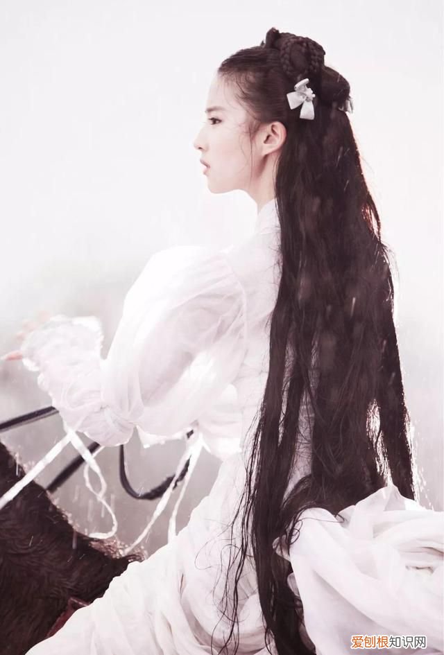 欧阳娜娜的鼻子是塌鼻子吗,欧阳娜娜鼻子侧脸