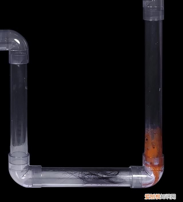 冰箱排水孔堵塞可以加热水进去吗