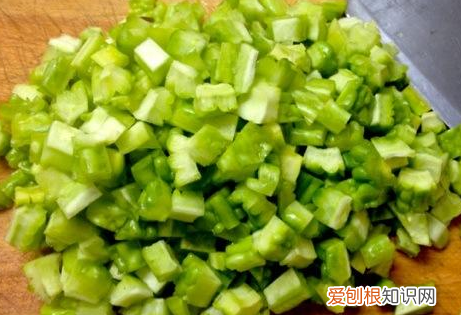 苦瓜炒鸡蛋不苦的诀窍
