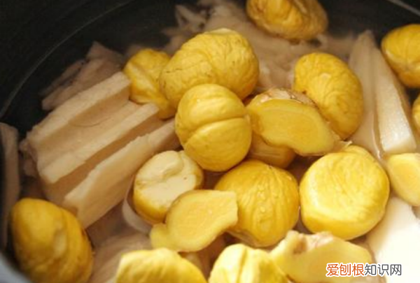 猪骨莲藕汤放什么材料,骨头莲藕汤的做法作用