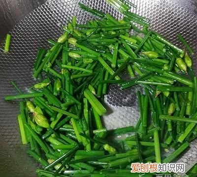 韭苔炒鸡蛋的做法,韭苔炒鸡蛋小