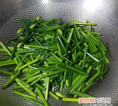 韭苔炒鸡蛋的做法,韭苔炒鸡蛋小