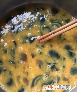 皮蛋肠的家常做法，肉皮松花蛋肠的做法及配料