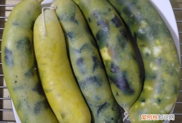 皮蛋肠的家常做法，肉皮松花蛋肠的做法及配料