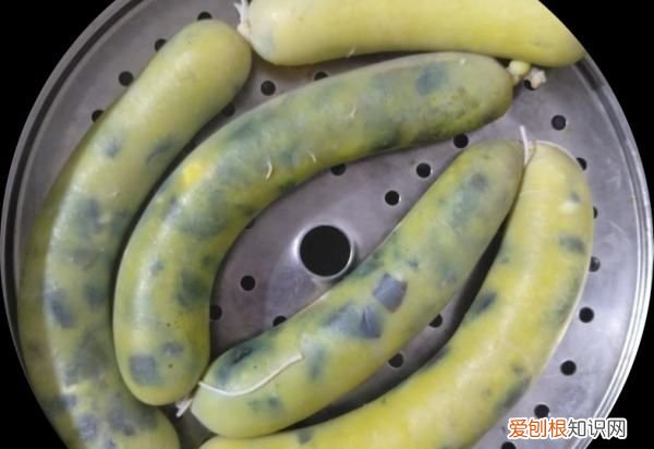 皮蛋肠的家常做法，肉皮松花蛋肠的做法及配料