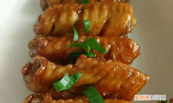 家庭版可乐鸡翅的做法视频，如何做出色香味俱全的可乐鸡翅