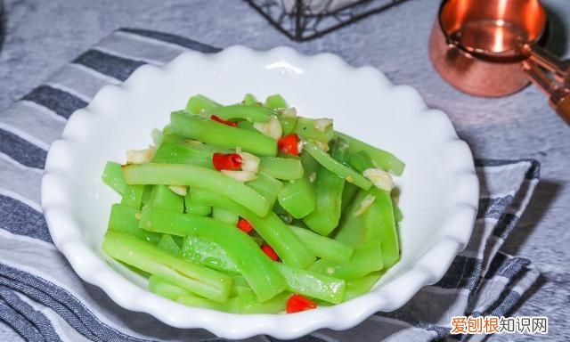 炒莴笋怎么炒好吃窍门,500克莴笋炒莴笋片够几个人吃