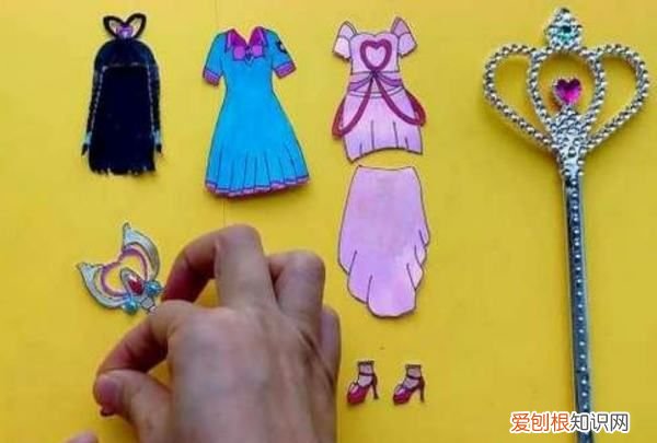 怎么画换装娃娃，换装娃娃衣服怎么画