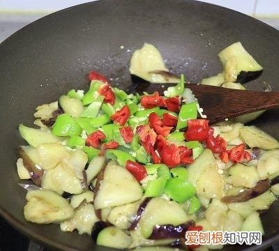 #名厨汁味，圆中秋美味# 巨下饭不吸油的烧茄子
