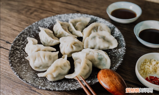 包韭菜馅饺子怎么做使韭菜少出水