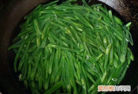 炒豆角保持翠绿的窍门