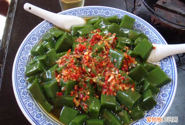 南方斑鸠豆腐 夏日清香爽口的斑鸠豆腐受青睐