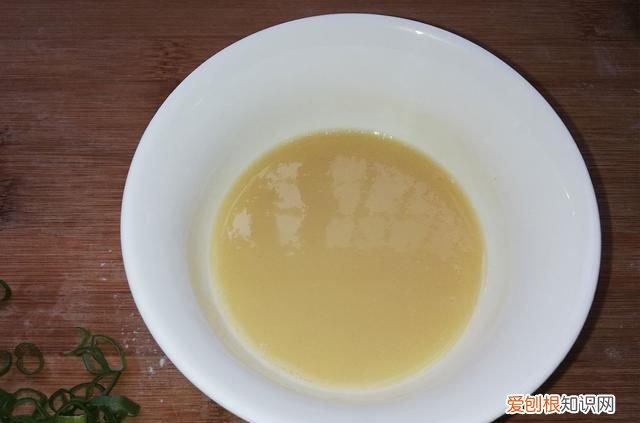 温水和面做卷土豆丝饼,一个土豆丝鸡蛋卷饼的热量