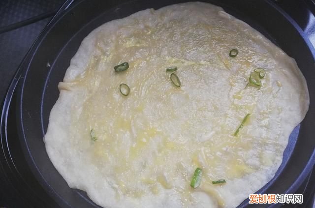 温水和面做卷土豆丝饼,一个土豆丝鸡蛋卷饼的热量