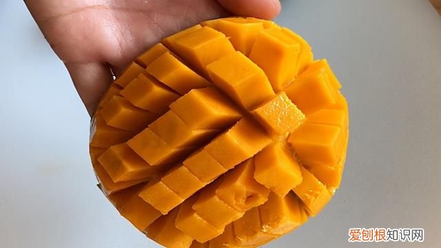 小块双层芒果慕斯怎么做 最简单的芒果慕斯做法教程