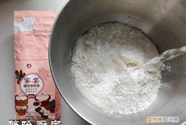 怎样做又白又松软的叉烧包 蜜汁叉烧包的正宗做法广东