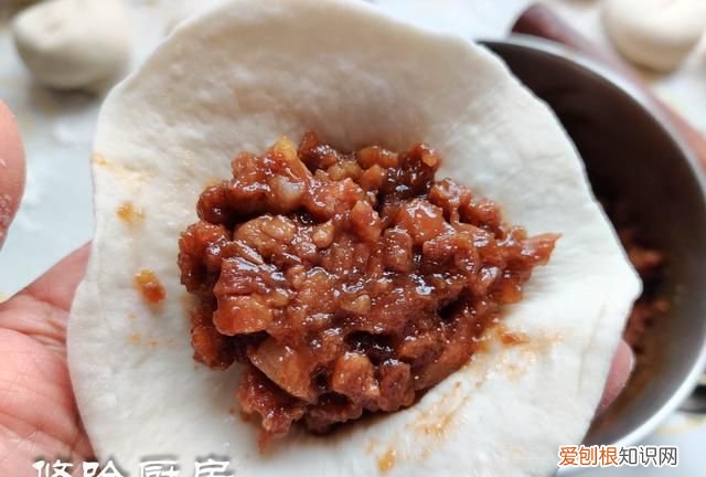 怎样做又白又松软的叉烧包 蜜汁叉烧包的正宗做法广东
