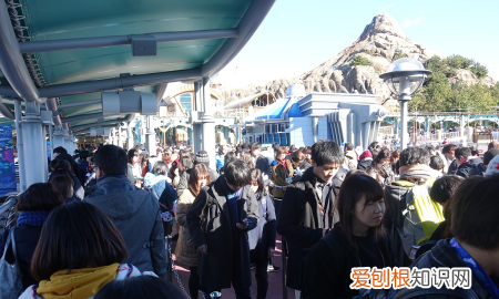 排队遇见插队怎么办,排队时不按顺序会怎么样