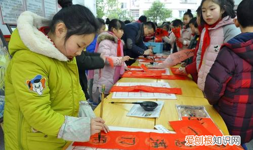 如何让小学生爱上书法课，怎样让小学生喜欢数学课