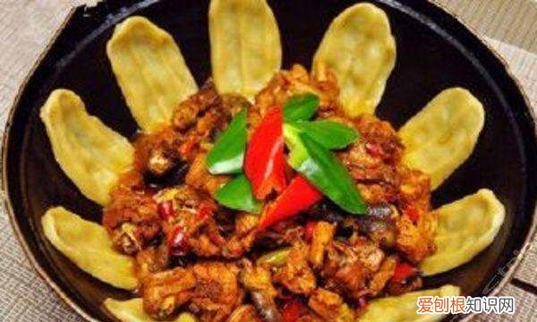地锅鸡贴饼子做法，地锅鸡贴饼子面怎么和用冷水还是热水