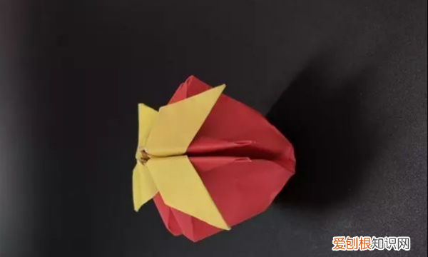 草莓怎么折立体,手工折纸草莓该怎么折
