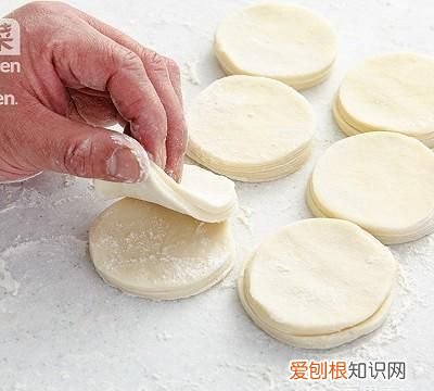 京酱肉丝烤鸭饼怎么做 烤鸭薄饼包京酱牛肉丝好吃吗
