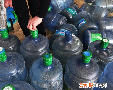 如何清洗矿泉水桶