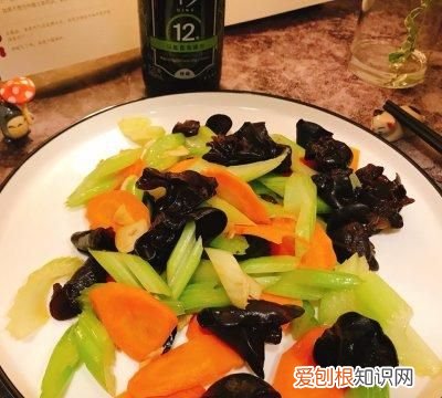 西芹炒木耳最简单的做法 西芹炒木耳的家常做法