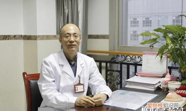 朋友圈丨喝水竟然也补钙！白开水的含钙量远高于矿泉水？喝水原来也有这么多学问……